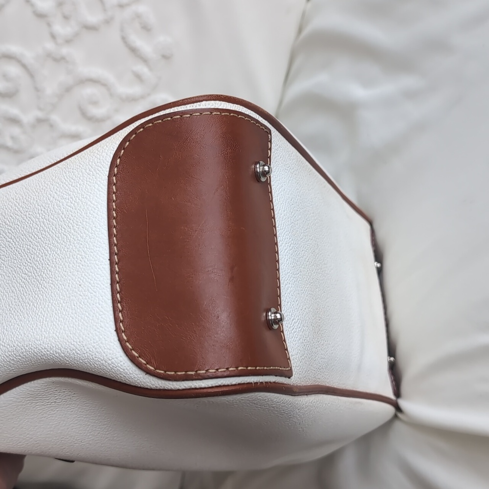 Dooney & Bourke Archives-Pebble Leather Tuck Lock Tote-White/British Tan NEW - Picture 5 of 15